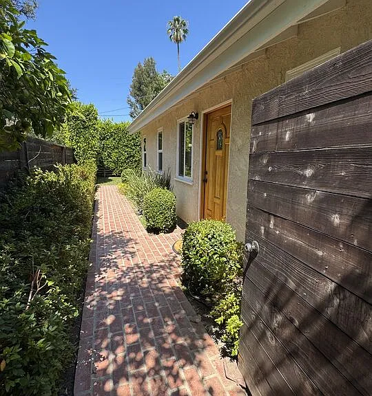 4535 Matilija Ave — Photo 18