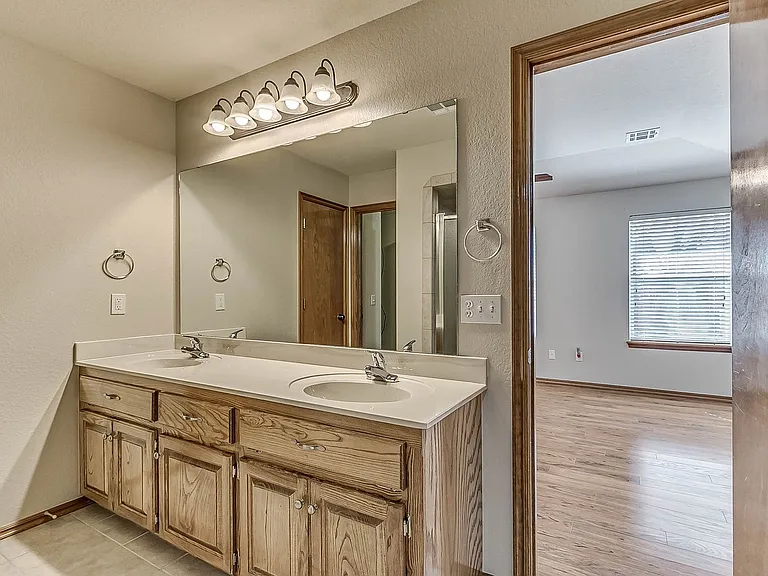 2224 NW 157th Ter — Photo 31
