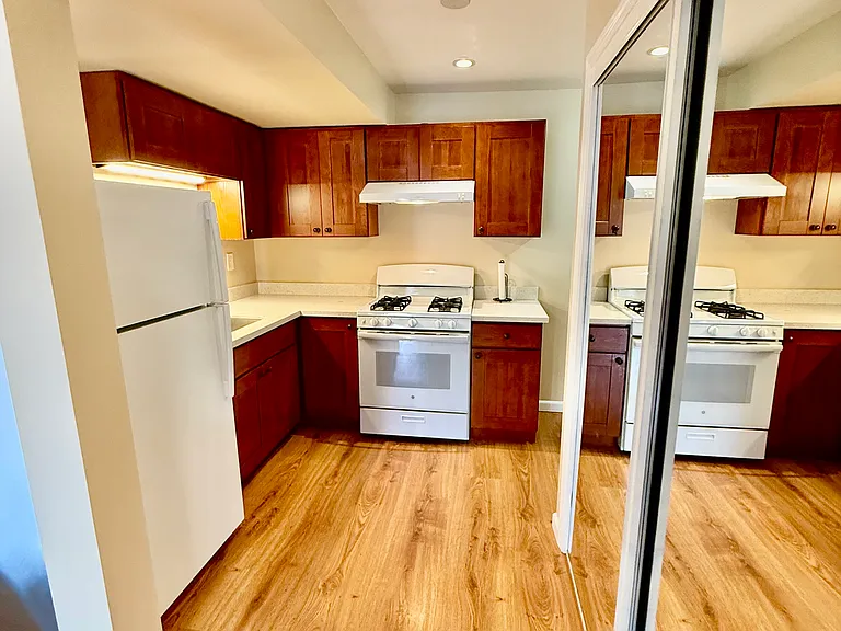842 Cayuga Ave #A — Photo 9