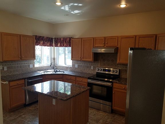 3rd image of 8155 Ravenel Dr