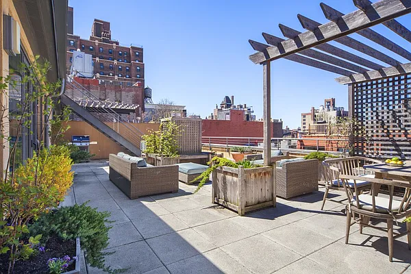 Sold by Stribling | media 2