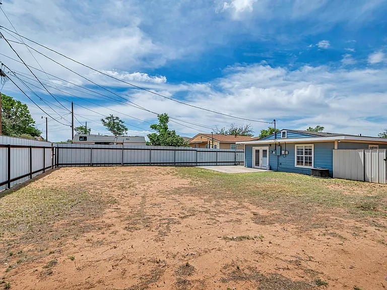 1710 N Weatherford St — Photo 38