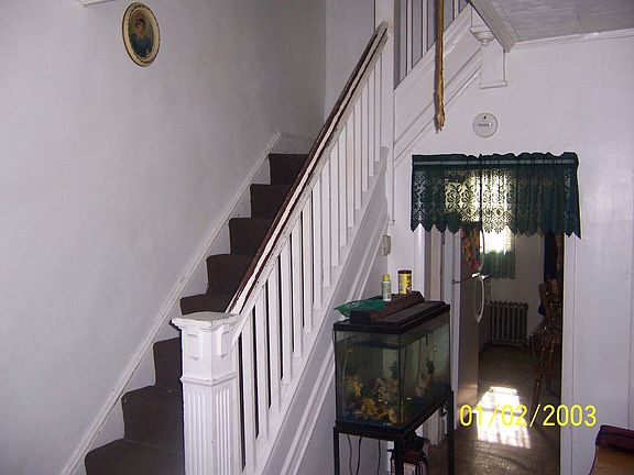 Entry to living room