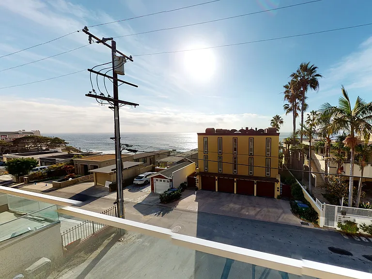 921 S Coast Hwy — Photo 12