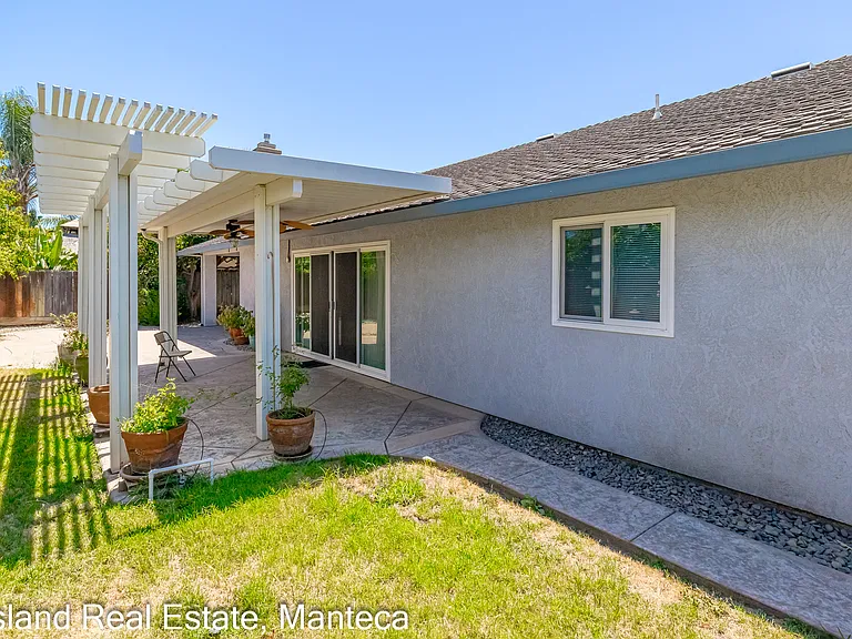 1635 Crom St — Photo 24