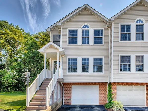 128 Odinwood Ct, Greensburg, PA 15601