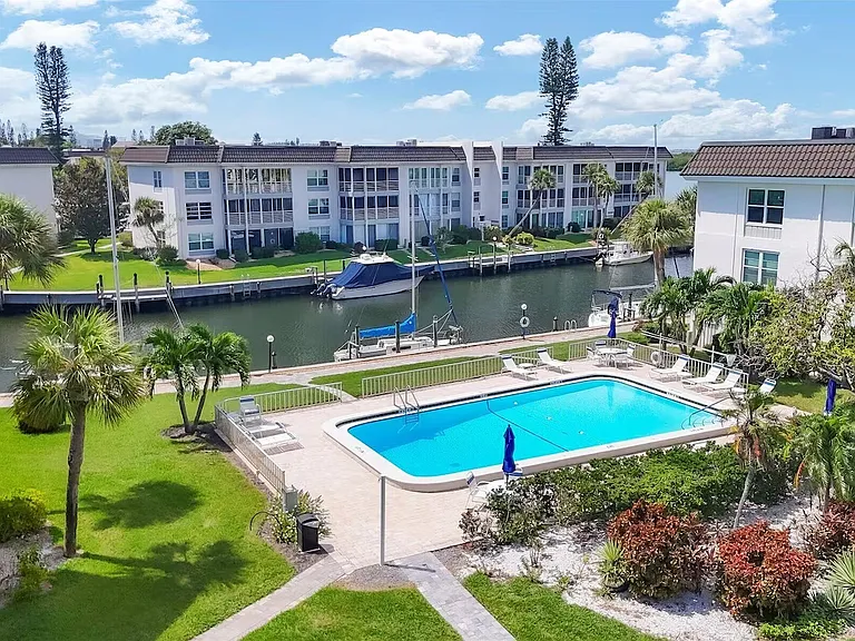 4 Pools Available