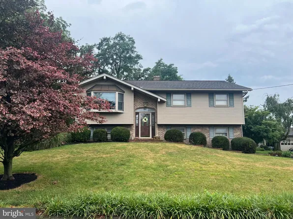 20 Locust St, Talmage, PA 17580