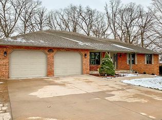 1808 Bluff Pointe Dr, Columbia, MO 65201