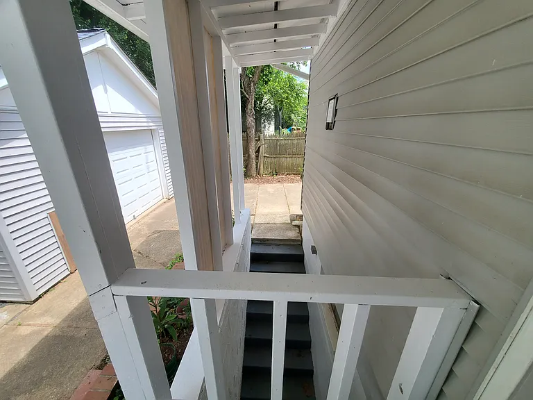 10204 Rodgers Rd — Photo 8