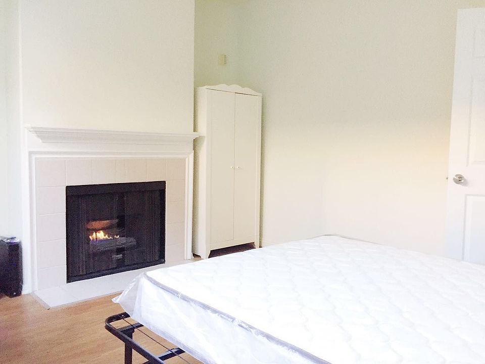 1st image of 2034 Beloit Ave #103