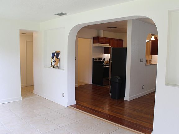 3rd image of 506 S Seneca Blvd