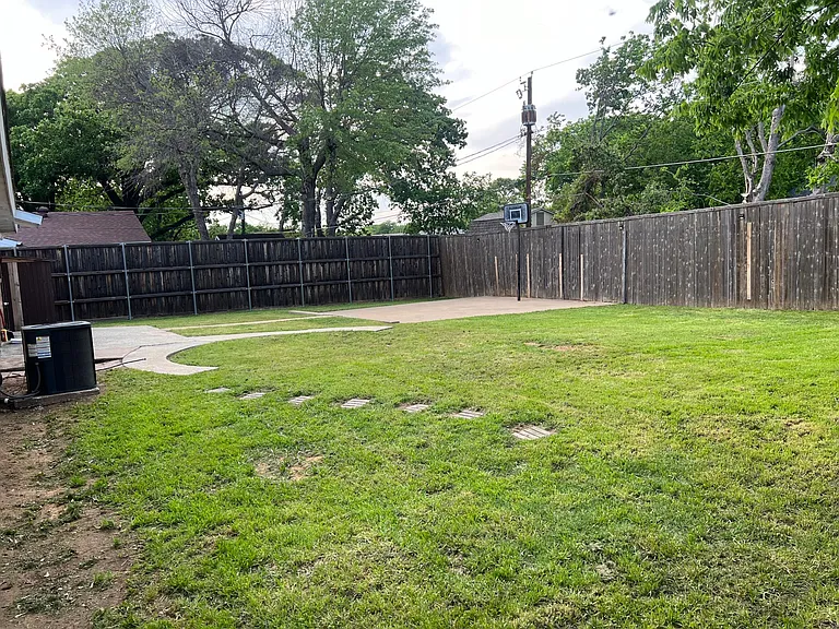 1113 Springwood Dr — Photo 24