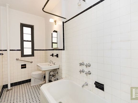 4th image of 50 Park Ter W APT 3H