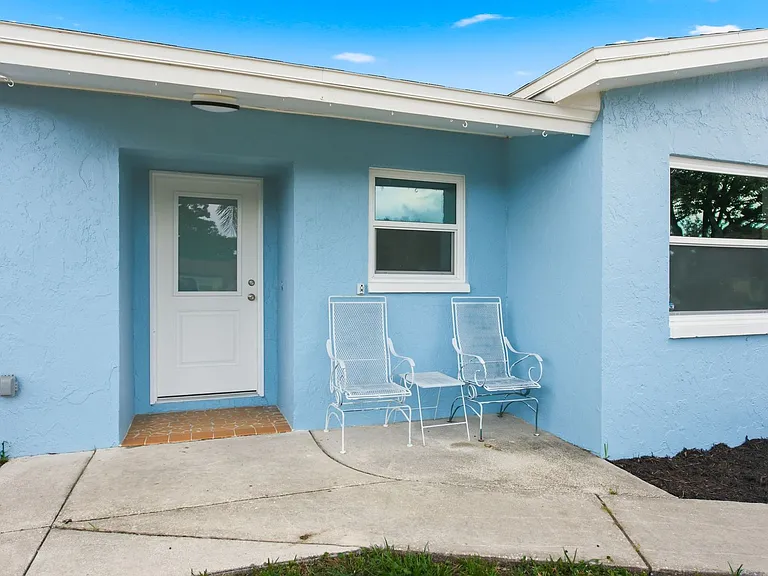 330 Scott Ct — Photo 9