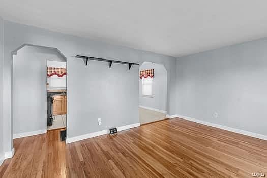 5th image of 5549 Wyoming St