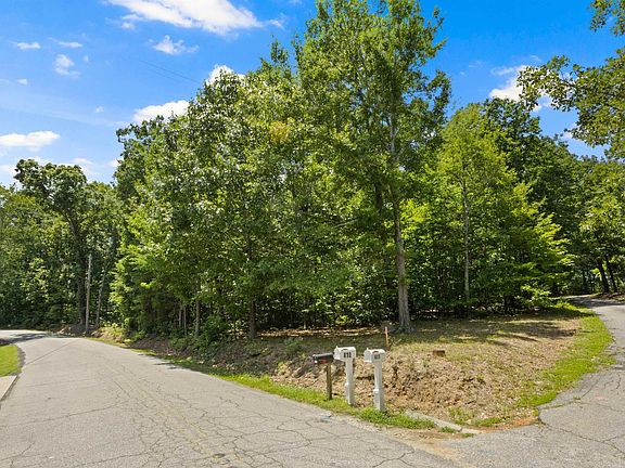 3rd image of 409 S Buckhorn Rd