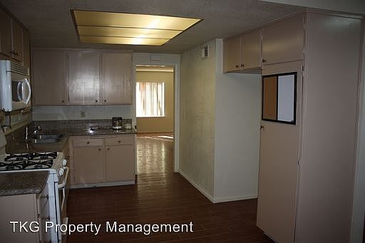 5th image of 2813 E Dutch Ave