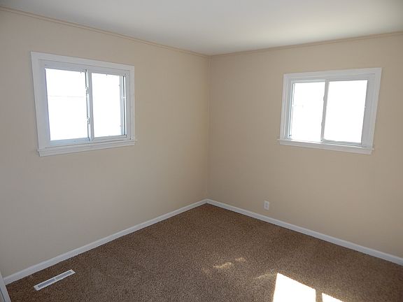 4th image of 17 Birch St