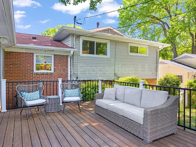 832 Stanfield Dr — Photo 41