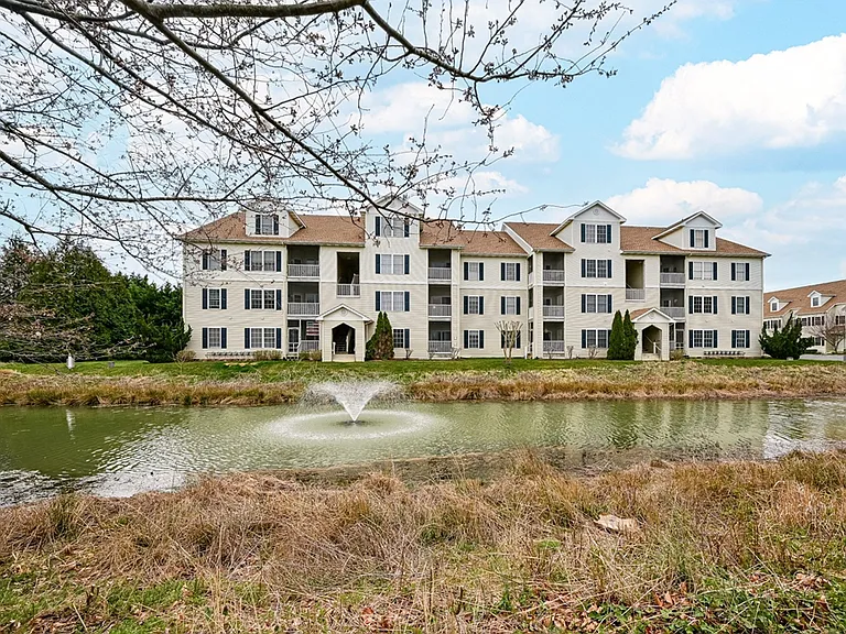 4100 Sand Piper Dr #4105 — Photo 2