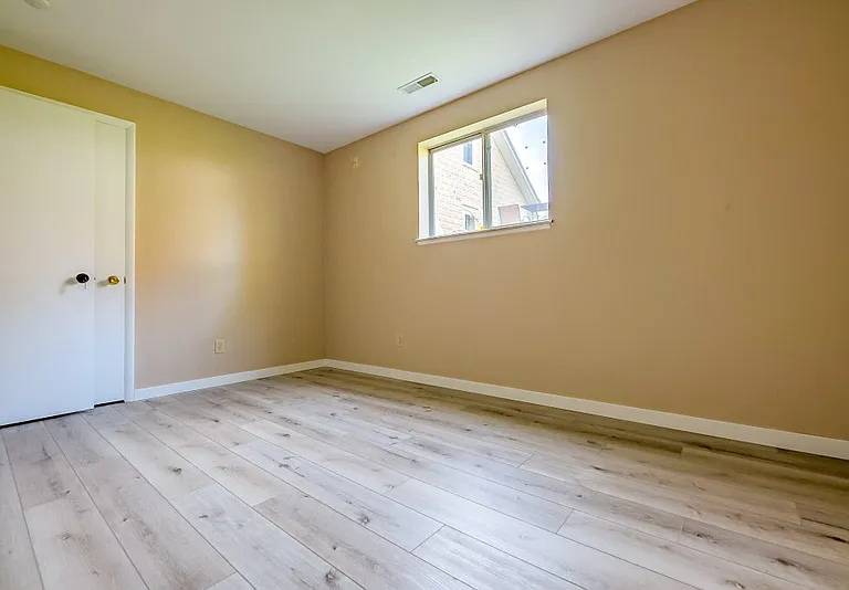 1103 E Samuel Ave — Photo 10