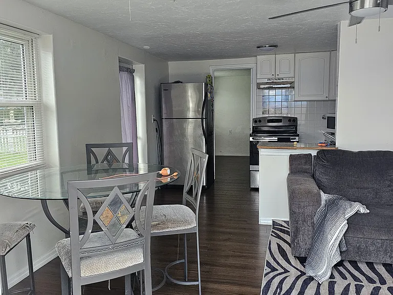 2186 Woodmere Rd — Photo 4