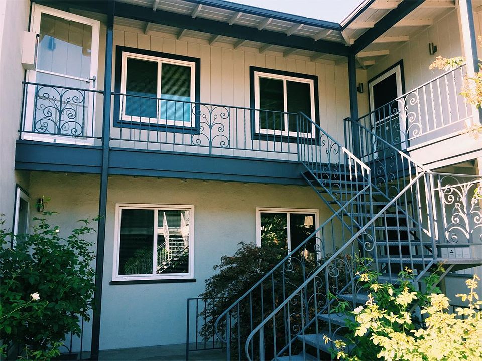 Steps to apartment