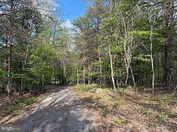 4th image of Green Ridge Dr