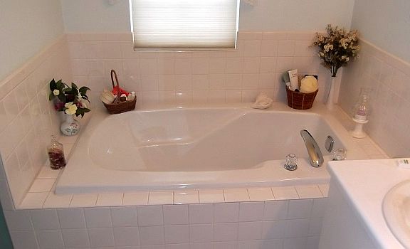 SOAKING TUB