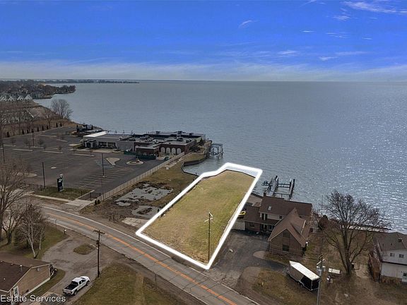 3rd image of 37340 Jefferson Ave