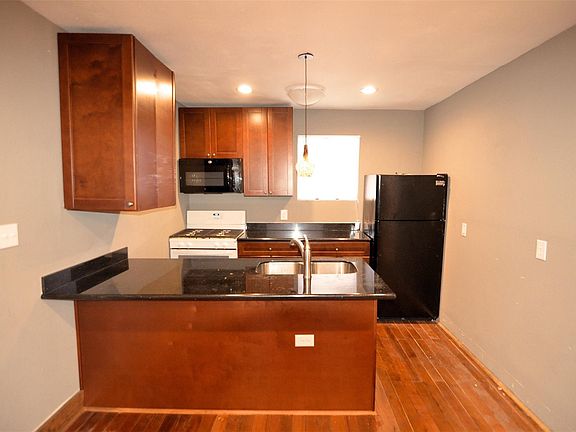 2nd image of 2123 Marion St #1