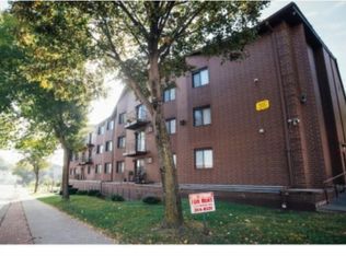 302 S Gilbert St APT 1214, Iowa City, IA 52240