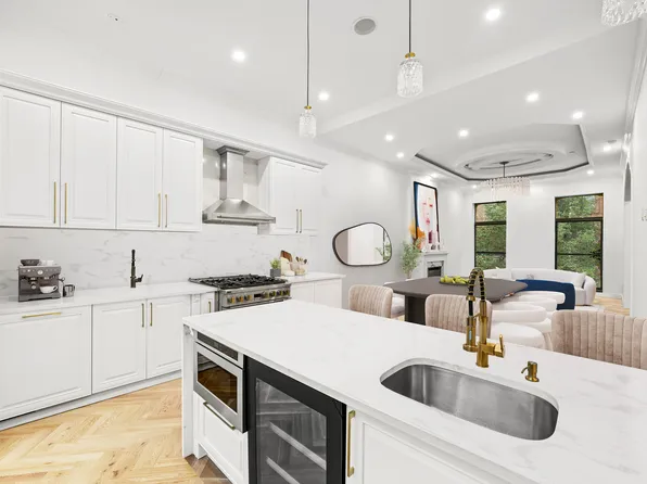 237 Saint James Place image 6 of 20