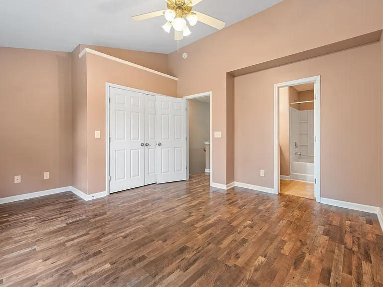 100 Stratford Lakes Dr #160 — Photo 8