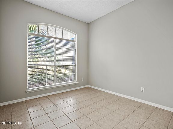 5th image of 816 BROOKSTONE Court
