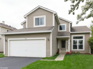 978 Tallgrass Dr, Bartlett, IL 60103