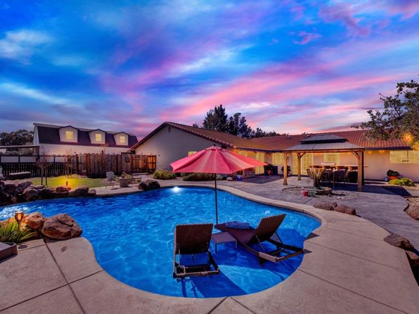 19033 Hillcrest Dr, Woodland, CA 95695