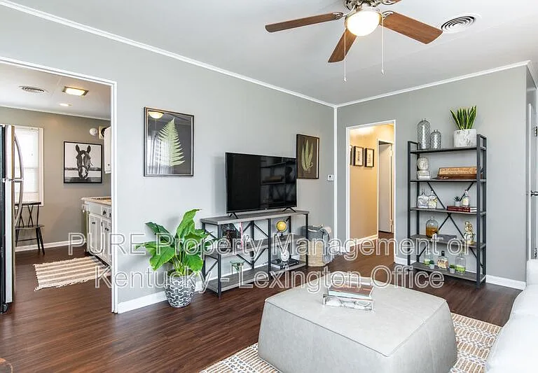 317 Mockingbird Ln — Photo 6