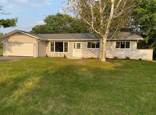 502 Woodland Dr, Dixon, IL 61021