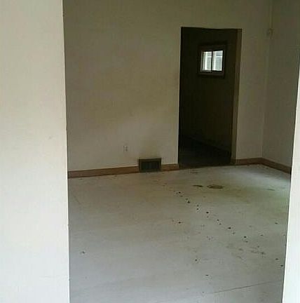 2nd image of 909 Sheridan Ave