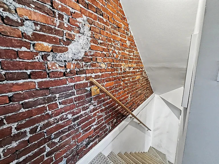 1039 Rees Ave — Photo 30