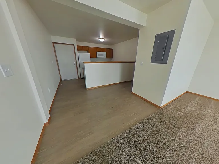 Eagle Point Apartments — Photo 34