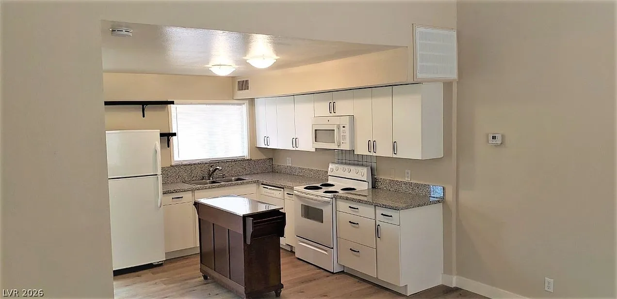 1 bed, 1.0 bath, 702 sqft, $1,085 — Photo 3