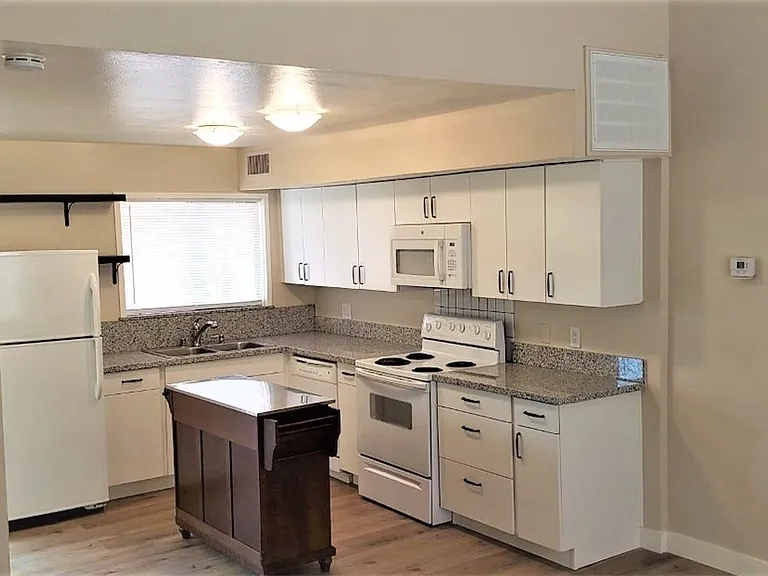5118 Garden Ln #C — Photo 3
