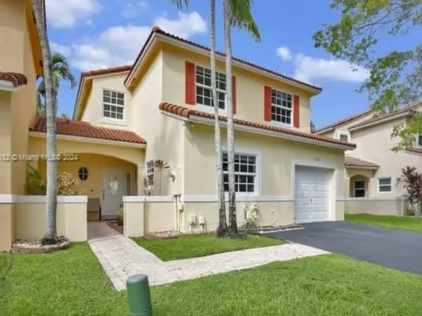 18040 SW 11th Ct, Pembroke Pines, FL 33029