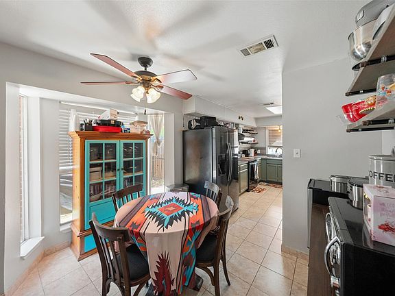 5th image of 6907 Briarfield Dr