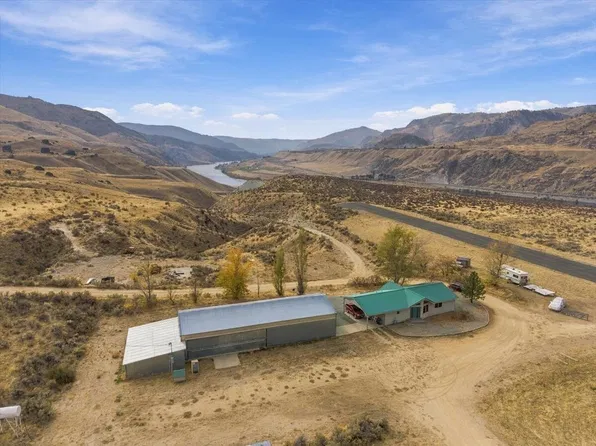 685 NW Road 20 Road, Waterville, WA 98858