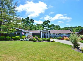 2372 Roundhill Dr, Alamo, CA 94507