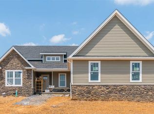353 Ridge Crest Ter, Waynesboro, VA 22980